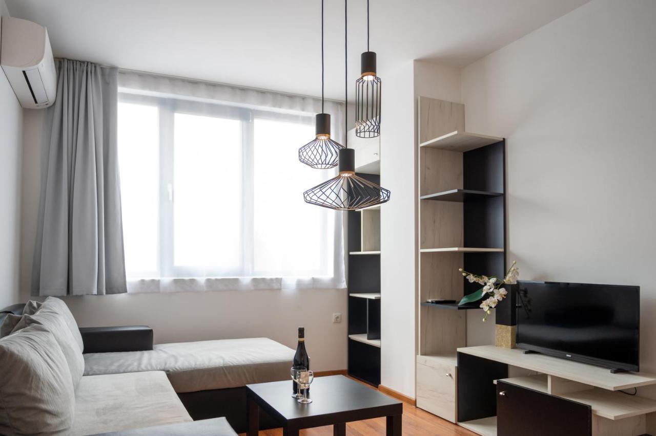 Sunny 1Bdr Apartment Near Center Sofie Exteriér fotografie