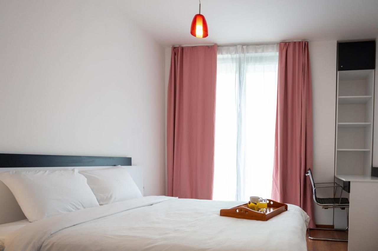 Sunny 1Bdr Apartment Near Center Sofie Exteriér fotografie